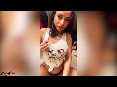 ❤️ 그녀의 음부를 훔치고 젖은 티셔츠에 그녀의 거대한 가슴을 애무하는 busty 예쁜 여자 ☑ 포르노 비디오 우리 ko.pornio.xyz ️❤