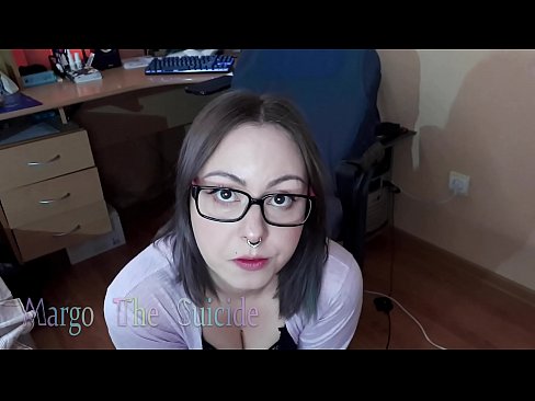 ❤️ 안경을 쓴 섹시한 여자가 카메라에 딜도를 빤다. ☑ 포르노 비디오 우리 ko.pornio.xyz ️❤