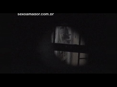 ❤️ 블론디는 중공 벽돌 뒤에 숨겨진 이웃 뱃사공에 의해 비밀리에 비디오에 녹화됩니다. ☑ 포르노 비디오 우리 ko.pornio.xyz ️❤